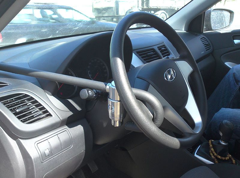 Steering Wheel Lock Hyundai Solaris 20112014 AntiTheft Python