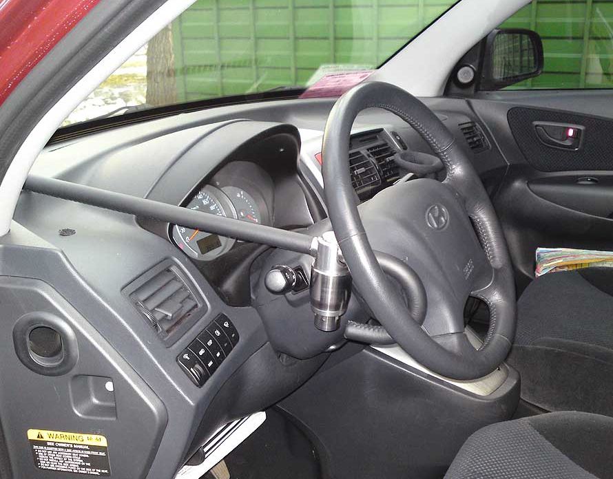 Steering Wheel Lock Hyundai Tucson I 20042009 AntiTheft Python