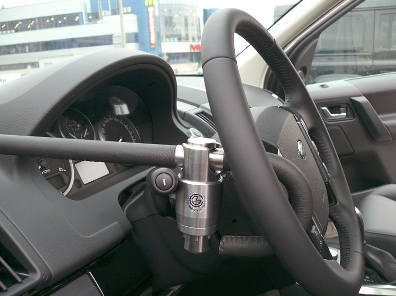 Steering Wheel Lock Land Rover Freelander II 20062014 AntiTheft Python