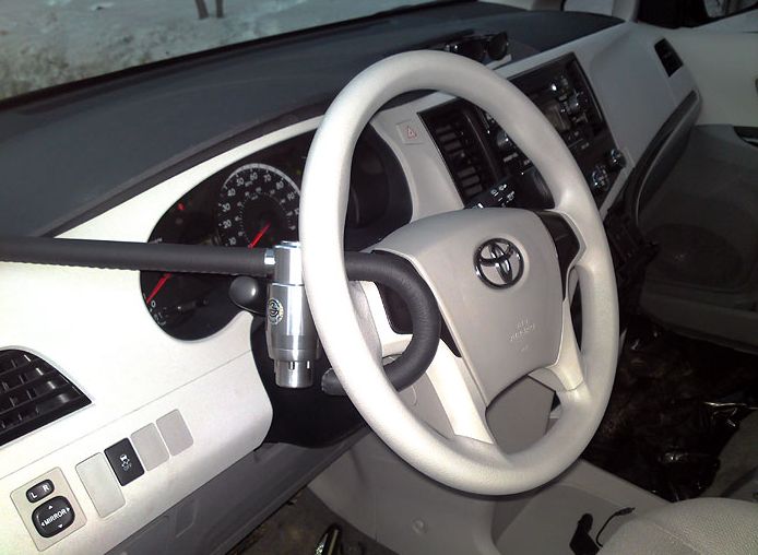 Steering Wheel Lock Toyota Sienna 20032009 AntiTheft Python