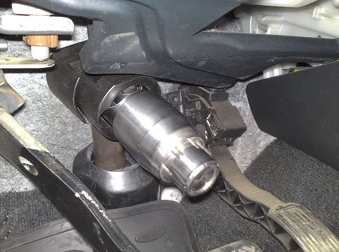 AntiTheft Toyota Rav4 20052013 Mechanical Interceptor